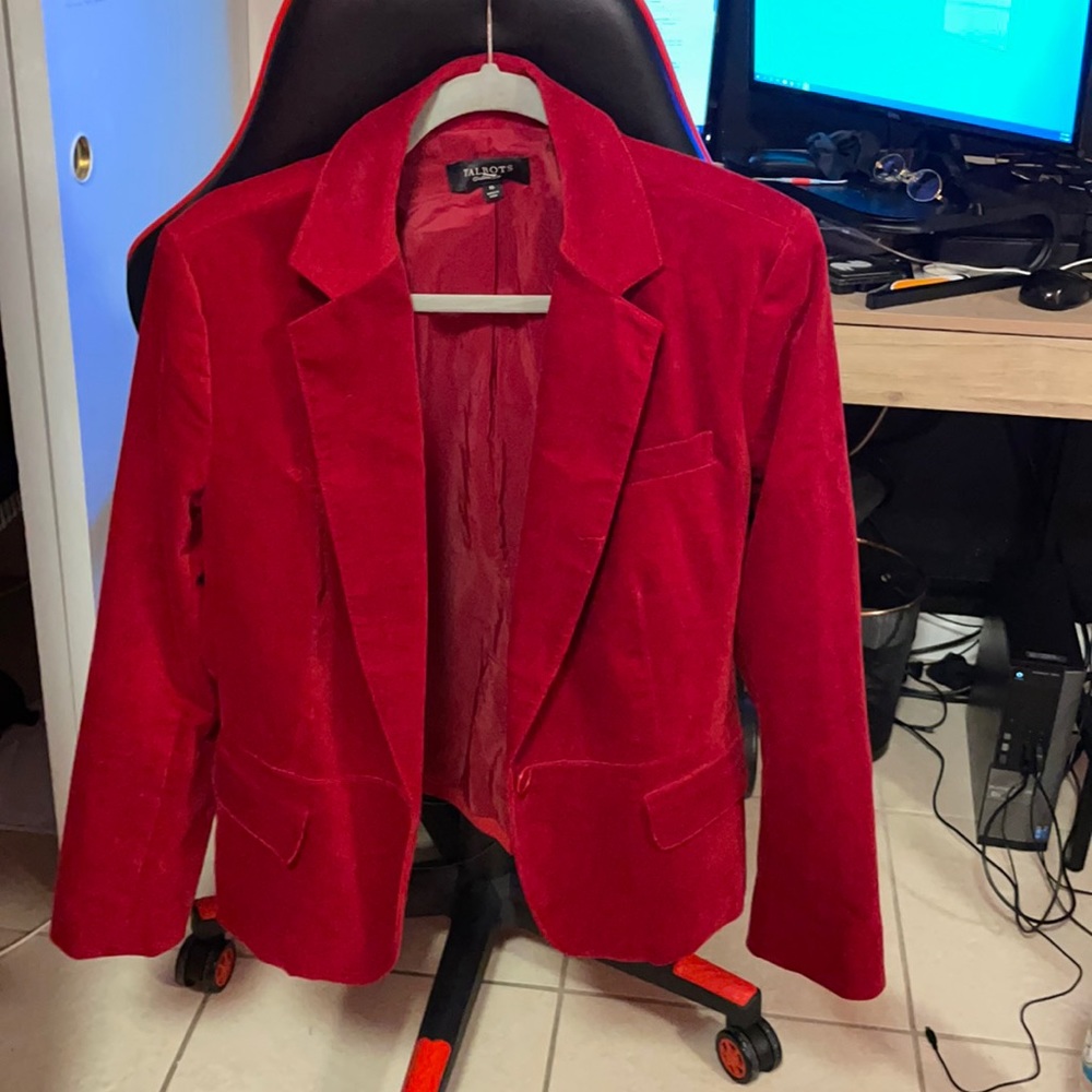 Red suit